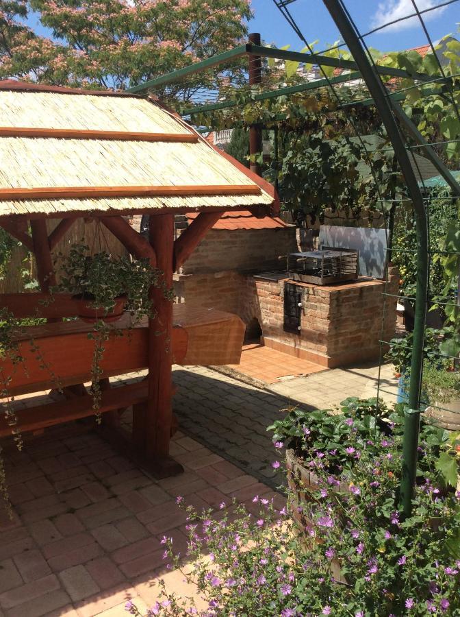 Gyoengyi Apartman Hévíz Exterior foto