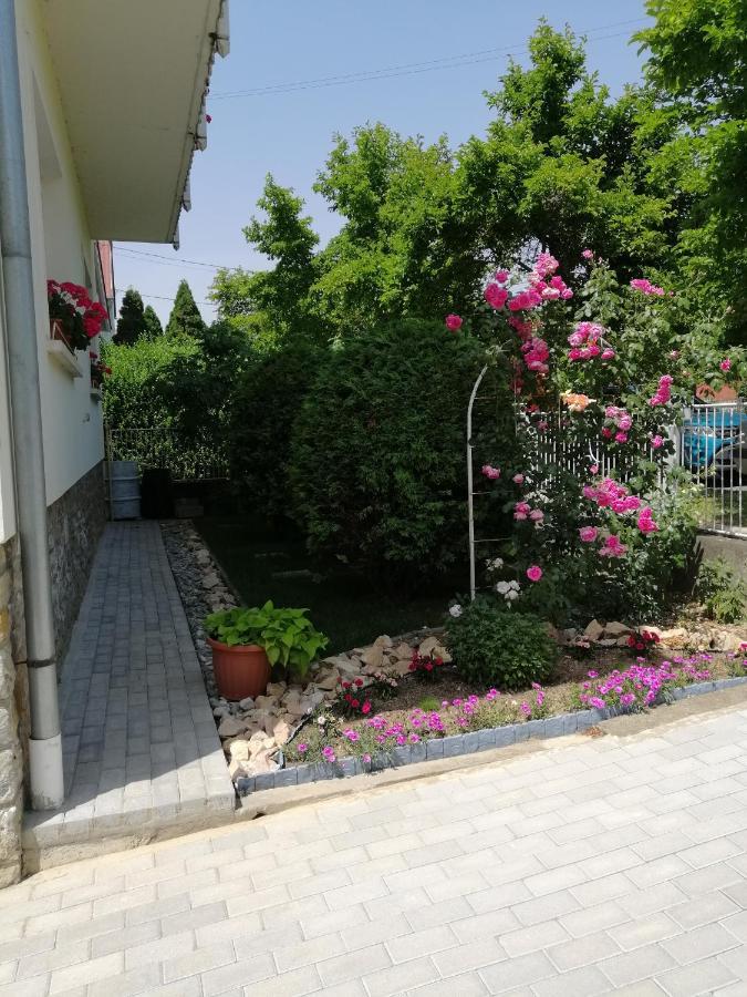 Gyoengyi Apartman Hévíz Exterior foto