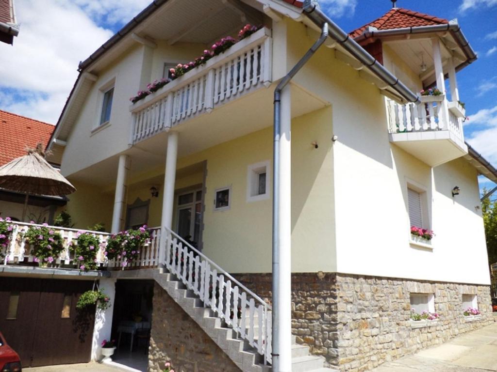 Gyoengyi Apartman Hévíz Exterior foto